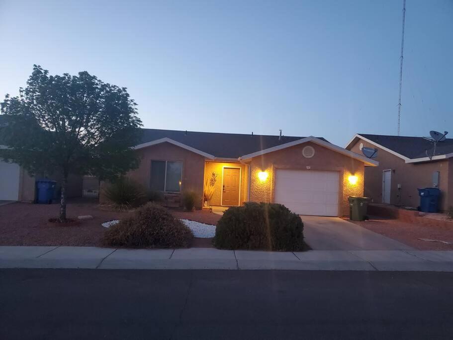 I Deal Lake Powell Home 3Br, Jacuzzi, Bbq, Firepit Page Exterior photo