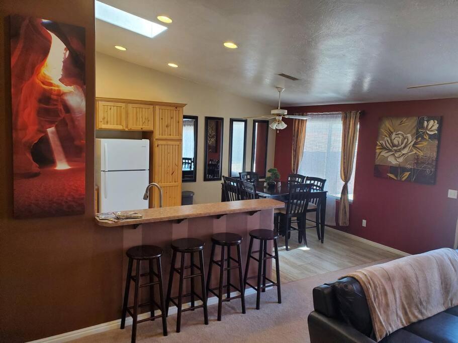 I Deal Lake Powell Home 3Br, Jacuzzi, Bbq, Firepit Page Exterior photo